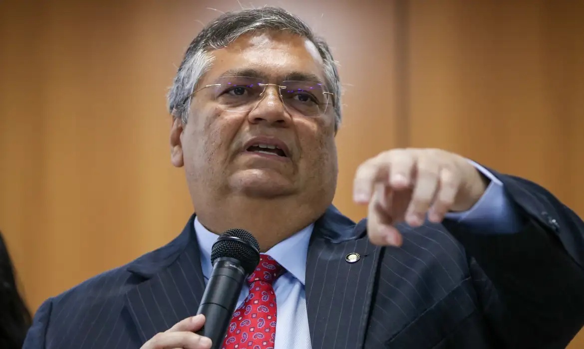 “O Supremo não pode ceder a coações, chantagens, ameaças", diz Flávio Dino