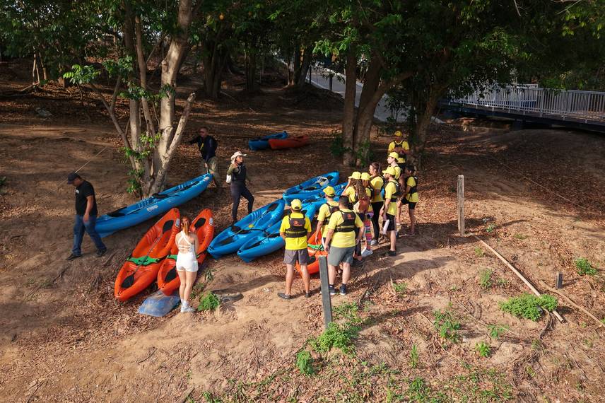 Passeio de caiaque no rio Poty une aventura, lazer e consciência ambiental
