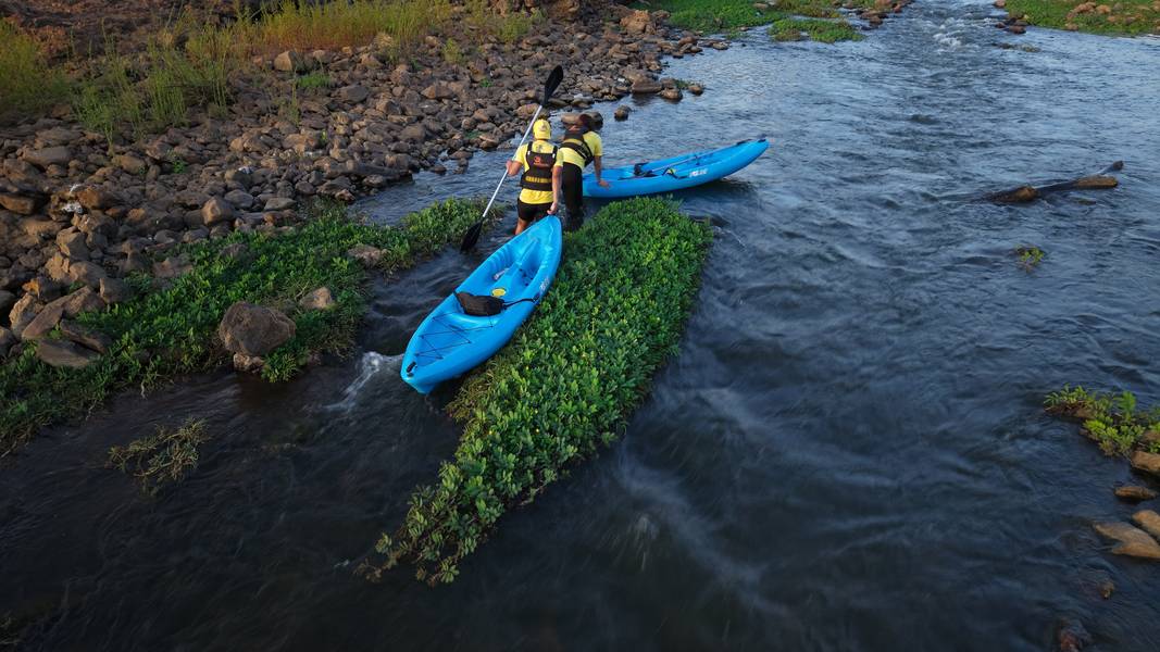 Passeio de caiaque no rio Poty une aventura, lazer e consciência ambiental