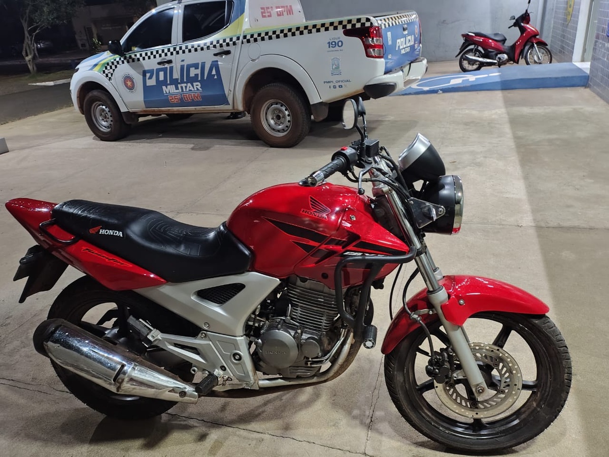PM prende trio suspeito de tráfico e apreende drogas e dinheiro em Batalha
