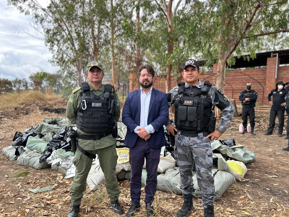 Polícia Civil e Militar incineram mais de 1,5 tonelada de drogas em Teresina