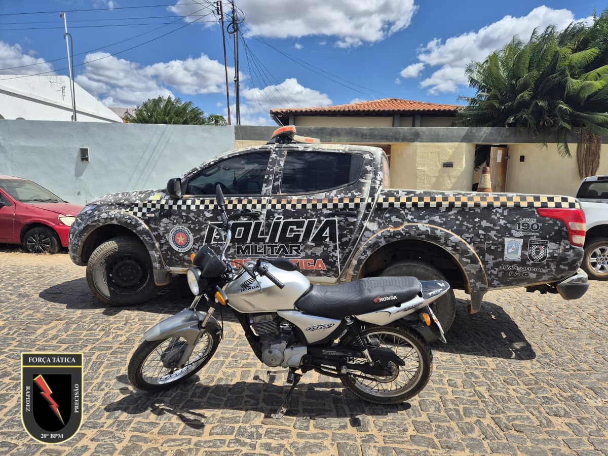 Polícia fecha ponto de venda de drogas e prende dois suspeitos em Paulistana