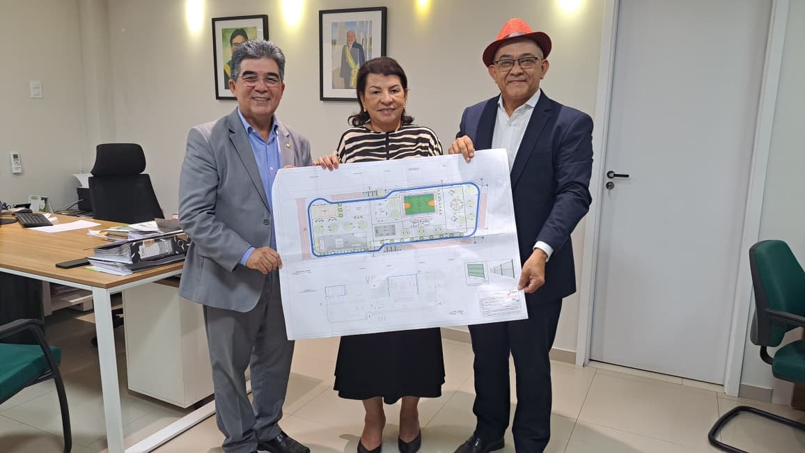 Prefeito Abdoral Melo recebe projeto do Complexo Poliesportivo Educacional