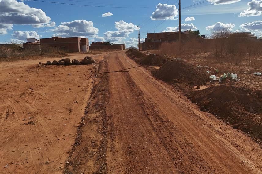 Prefeito de Dirceu Arcoverde destaca avanços em infraestrutura no município