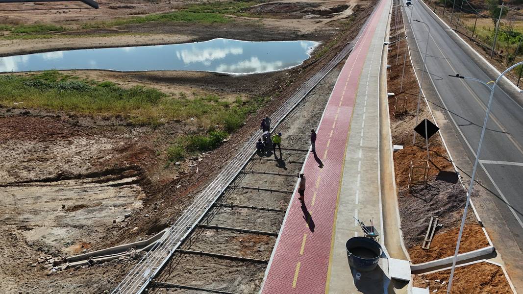 Prefeito de Dirceu Arcoverde destaca avanços em infraestrutura no município
