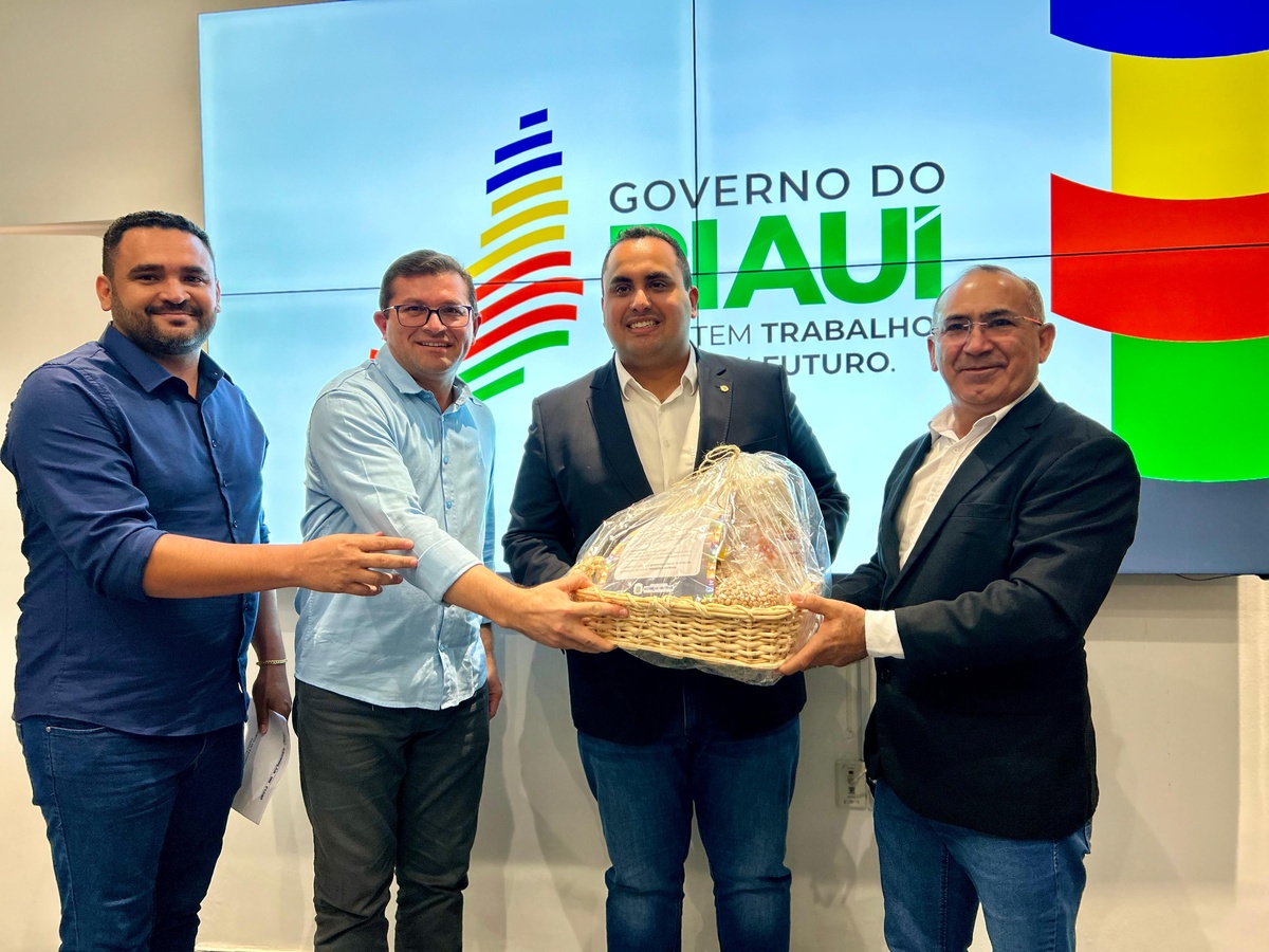 Prefeito Jove Soares anuncia construção de novo estádio para Assunção do Piauí