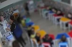 Professora é demitida após agredir criança de 4 anos com livros em Caxias do Sul (Foto: Reprodução)