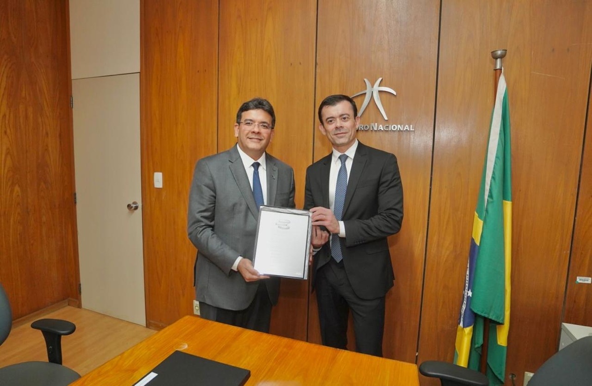 Tesouro Nacional homenageia Rafael Fonteles por destaque do Piauí na OLITEF