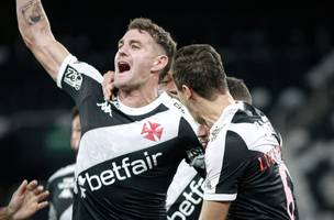 Vasco aplica goleada histórica de 6 a 0 sobre o Santos e deixa o Z4 (Foto: Reprodução)