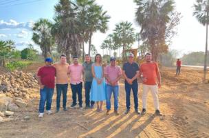Prefeito de Caxingó vistoria obras de infraestrutura em várias localidades (Foto: Reprodução)