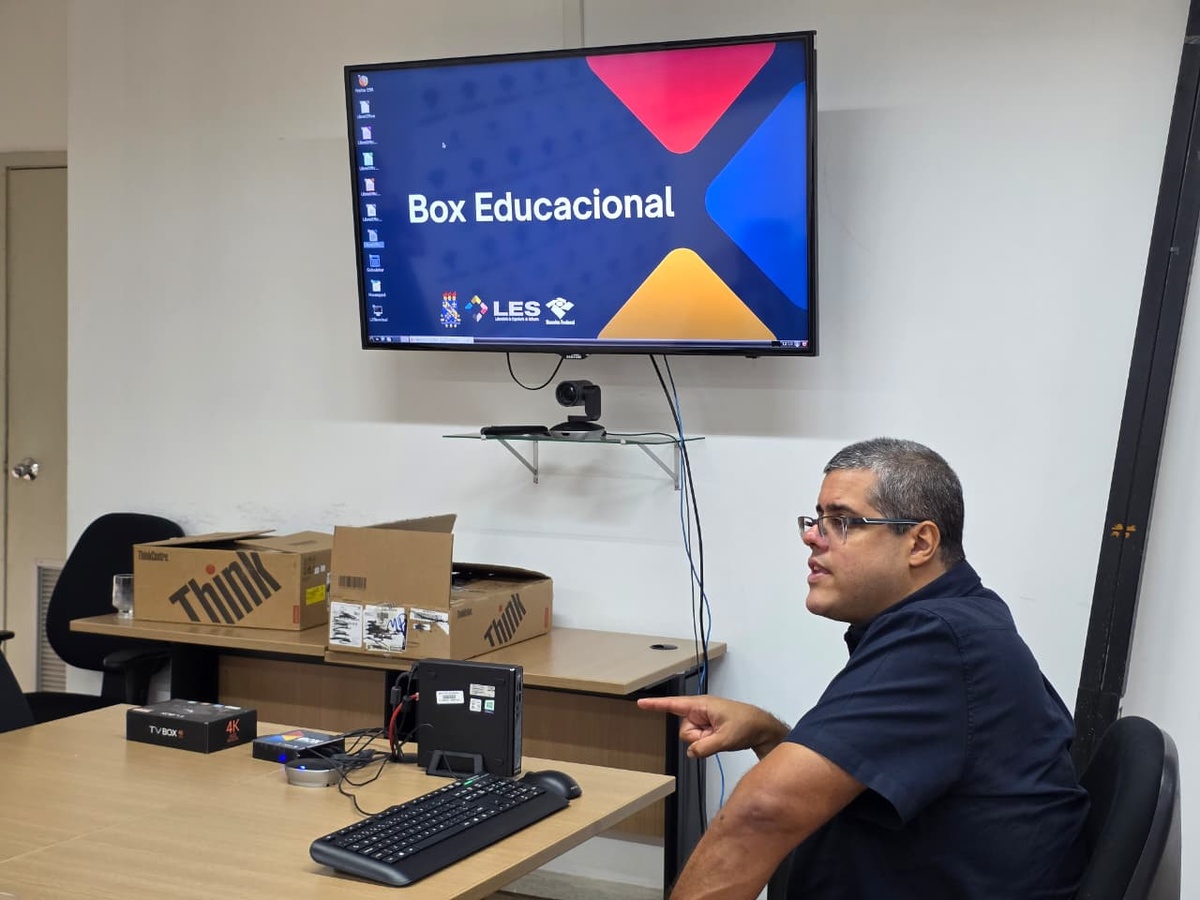 Projeto da Uespi transforma TV Boxes em computadores para inclusão digital